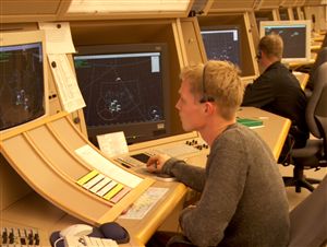 FLUGUMFERÐARSTJÓRAR GANGA Í BSRB