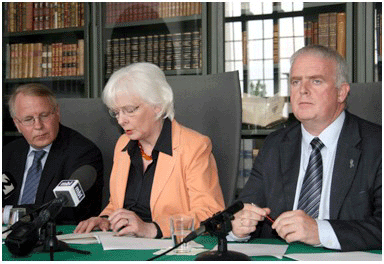 AÐ VERÐSKULDA VÖLD