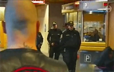 BURT MEÐ GLÆPAHÓPA!