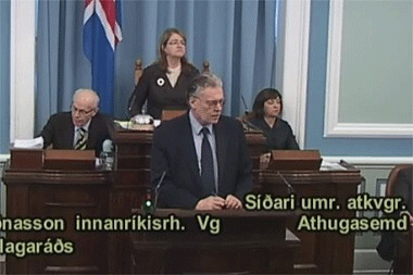 ATKVÆÐASKÝRING Í FULLRI LENGD