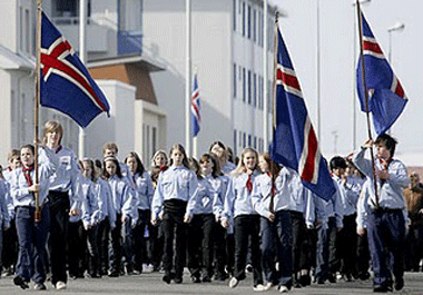 GLEÐILEGT SUMAR!