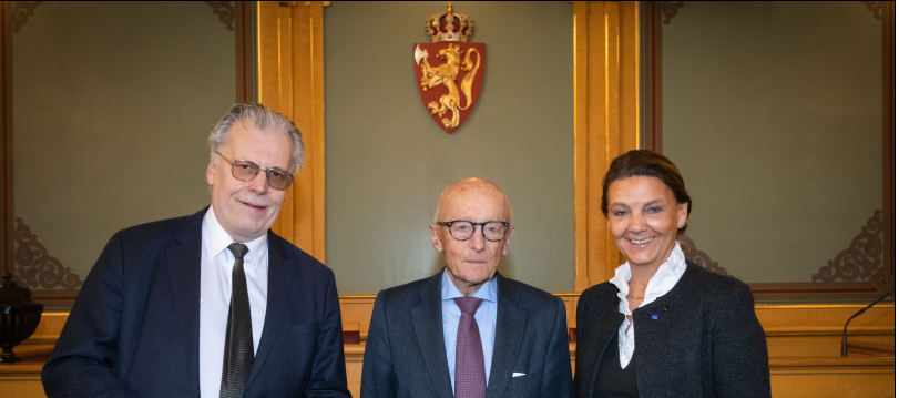 NORÐMENN SÓTTIR HEIM