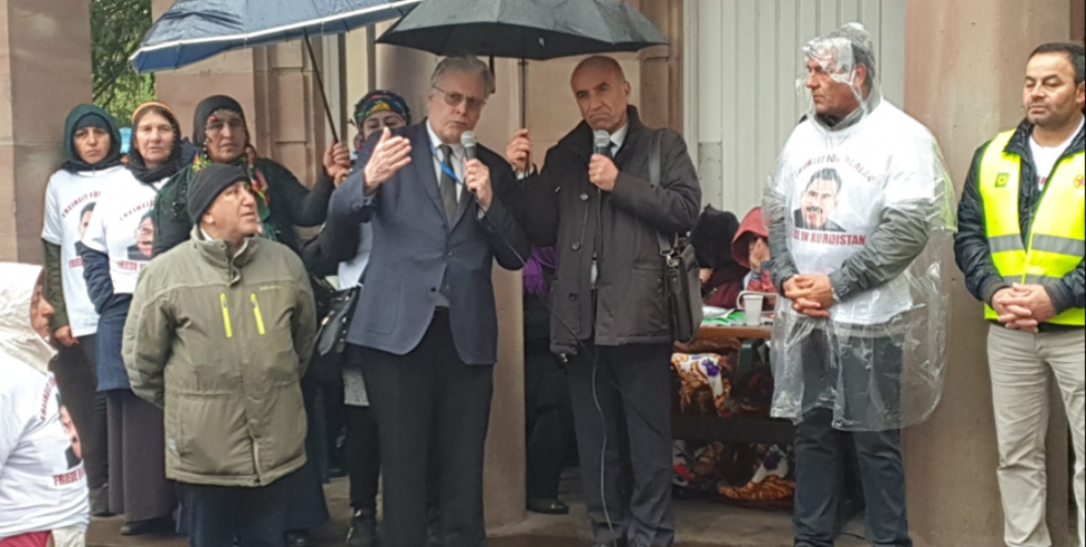 KÚRDAR ÁVARPAÐIR Í STRASSBORG