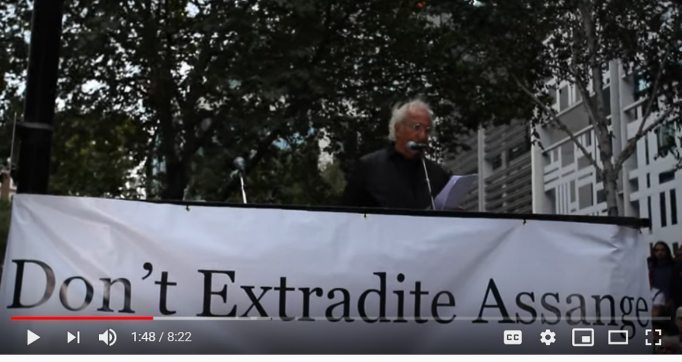 SEM BETUR FER ERU ÞEIR TIL: PILGER OG ROGERS