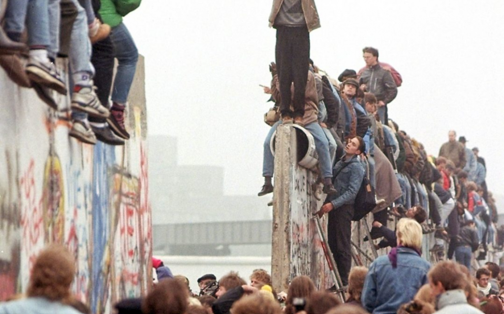 BERLÍNARMÚRINN FELLUR: HVAÐ NÚ 30 ÁRUM SÍÐAR?