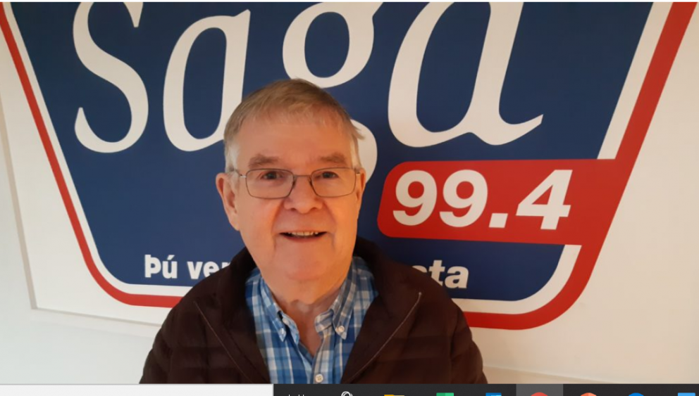 HLUSTUM Á JÓN KRISTJÁNSSON