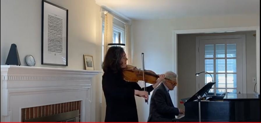 JUDITH OG VLADIMIR BJÓÐA Á TÓNLEIKA