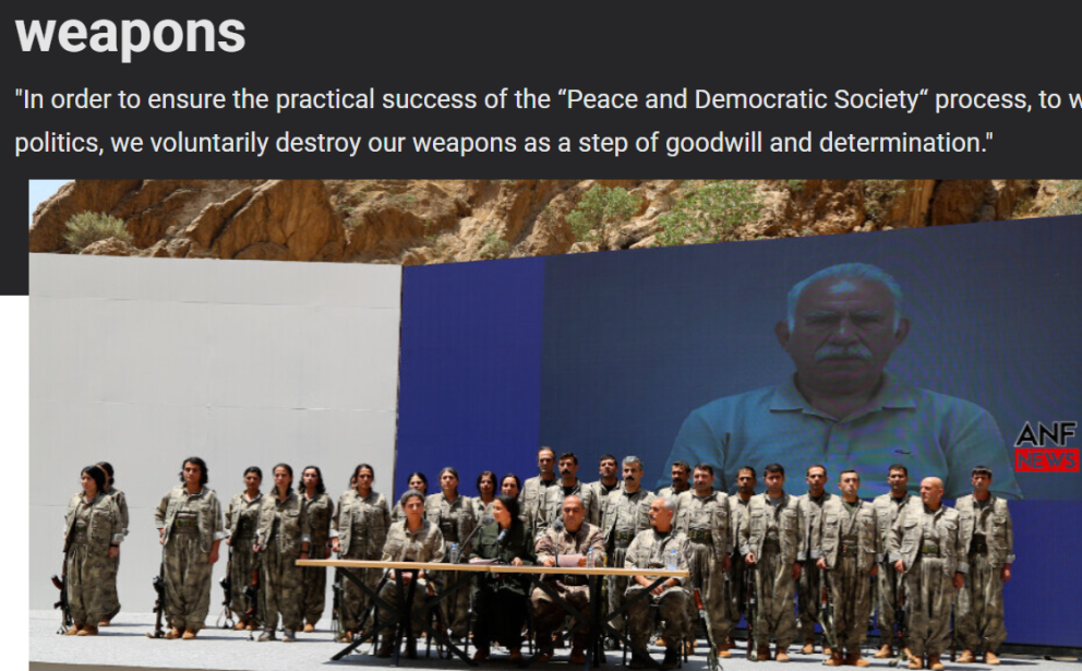 LÖGÐU NIÐUR VOPN EN LEGGJA UPP Í NÝJA VEGFERÐ – HINA LÝÐRÆÐISLEGU