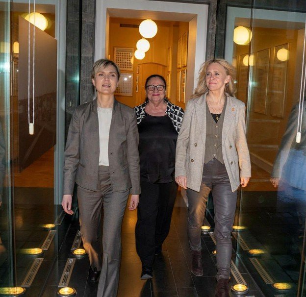 „VERÐUGU BANDAMENNIRNIR“