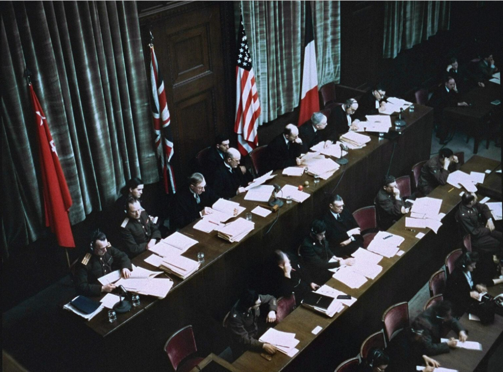 ALFRED DE ZAYAS: STRÍÐSGLÆPIR SAMTÍMANS Í LINSU NUREMBERG RÉTTARHALDANNA