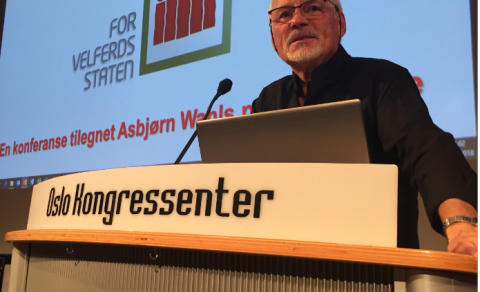 ASBJÖRN WAHL HEILSAR NÝJUM DEGI