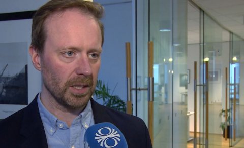SIGURÐUR VILL ENDURHEIMTA MANNORÐ ÍSLANDS