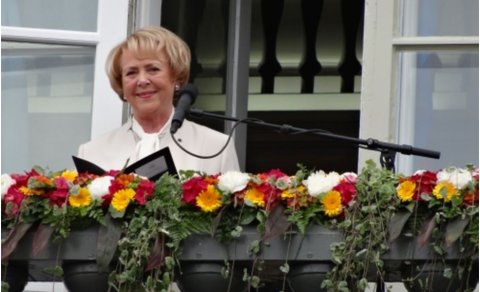 VÆNTUMÞYKJA Í GARÐ VIGDÍSAR