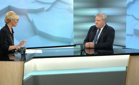 “SAMVINNUFRUMVARPIÐ” Í KASTJÓSI