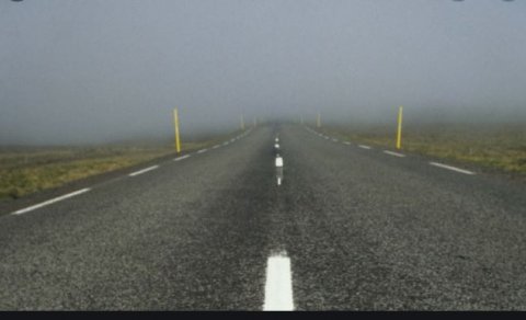 ALÞINGI Á HRAÐFERÐ TIL HÆGRI Á VEGUNUM