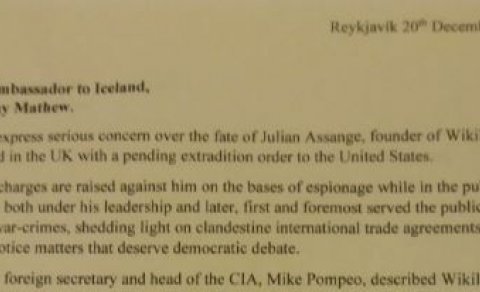 FANGELSUN OG FRAMSALI JULIAN ASSANGE MÓTMÆLT