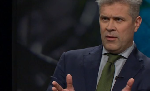 HVER ER GLÆPUR BJARNA OG ER HANN EINN UM ÞANN GLÆP?