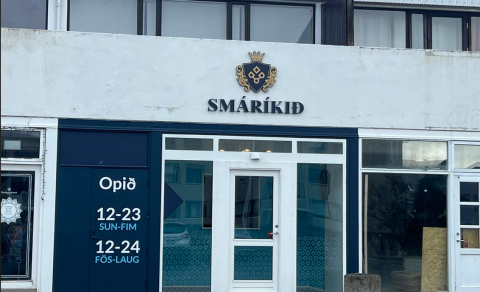Á AFREKASKRÁ RÍKISSTJÓRNARINNAR
