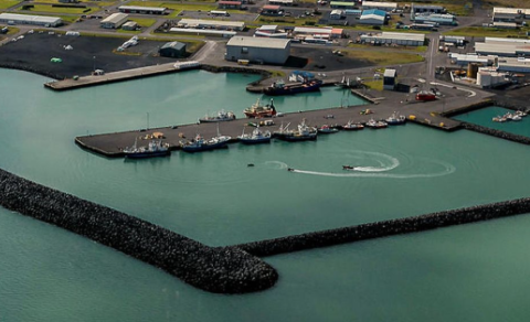 STÖÐVUM AUÐLINDARÁNIÐ – ENN ER ÞAÐ VATNIÐ